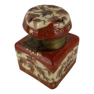 Chinoiserie Porcelain Lidded Inkwell For Sale