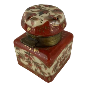 Chinoiserie Porcelain Lidded Inkwell