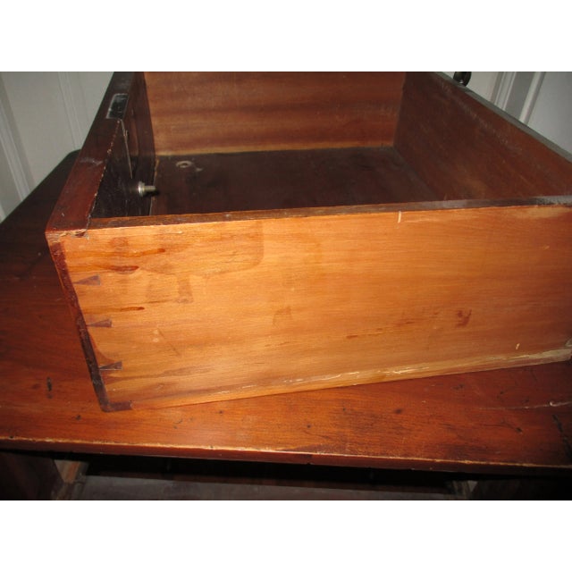Wood Antique Early 19th Century Hepplewhite Cherry Dovetail Drawer Side Table For Sale - Image 7 of 11