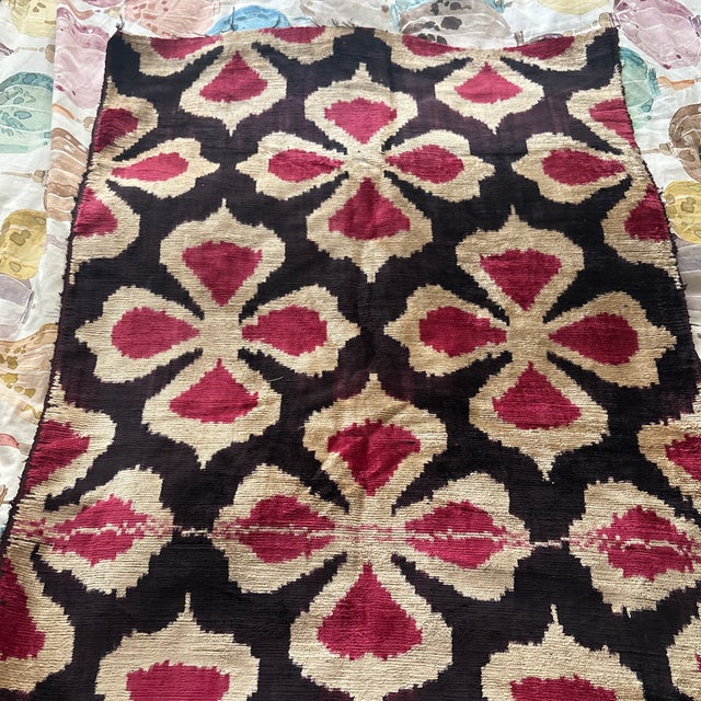 Les Ottomans Hand Woven Silk Velvet Fabric 26” X 90” For Sale In New York - Image 6 of 9