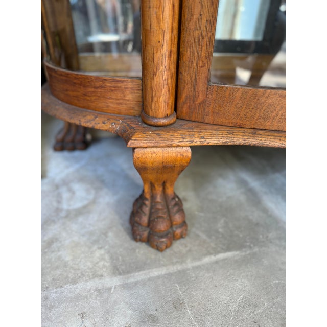 R. J. Horner & Co. Antique Victorian Oak Curved Glass China Cabinet With Griffin Carvings Attributed to R.J. Horner For Sale - Image 4 of 9