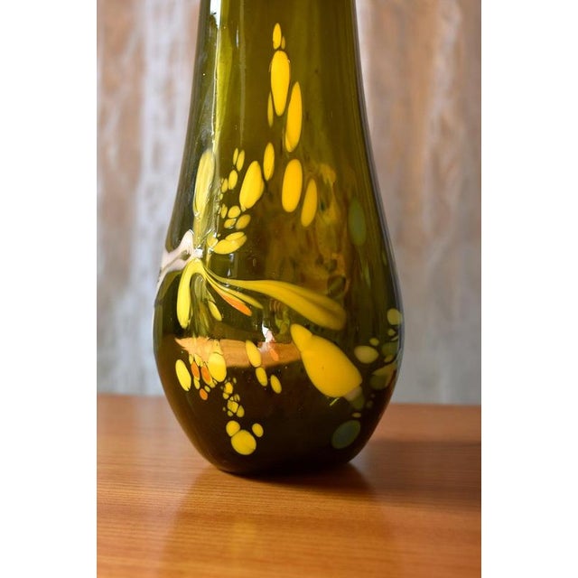Free-Form Olive Green Art Glass Vase by Gyula Budveszel, Hungary, 1990s For Sale - Image 6 of 9