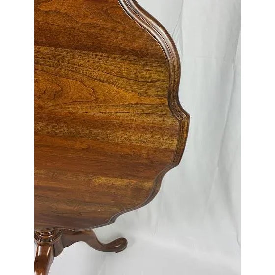 1960s Chippendale Style Mahogany Scalloped Edge Round Tilt Top Table For Sale In Phoenix - Image 6 of 11