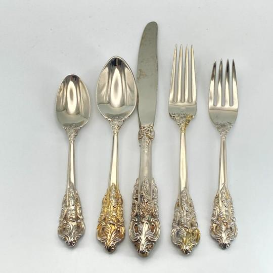 Rococo “Baroque by Godinger” Silverplate 65-Piece Flatware Set: Service for 12 With Serving Pieces and Vintage Storage Chest For Sale - Image 3 of 18