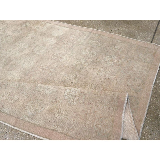 Galerie Shabab Collection Mid-20th Century Turkish Anatolian Gallery Rug For Sale - Image 9 of 10