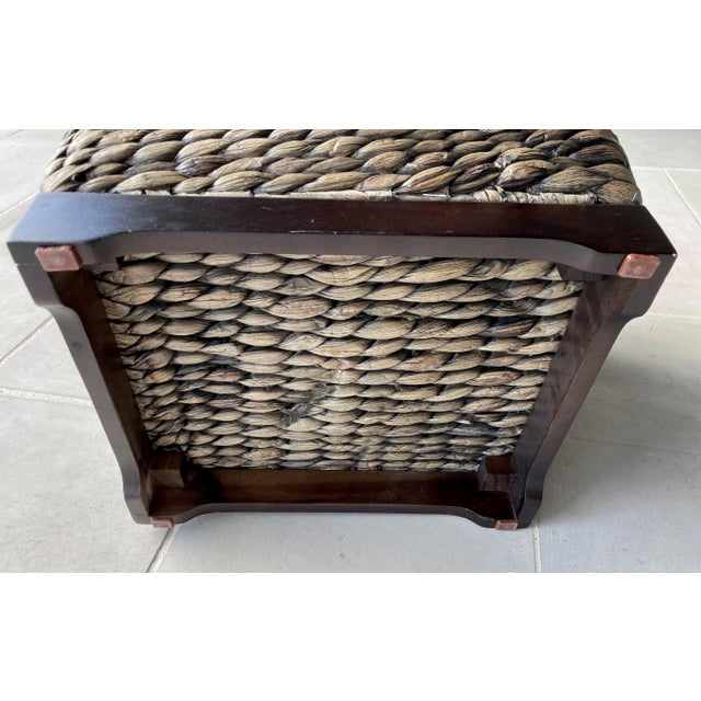 Late 20th-Century Rustic Chic Braided Seagrass Pedestal Floor Basket For Sale - Image 10 of 13