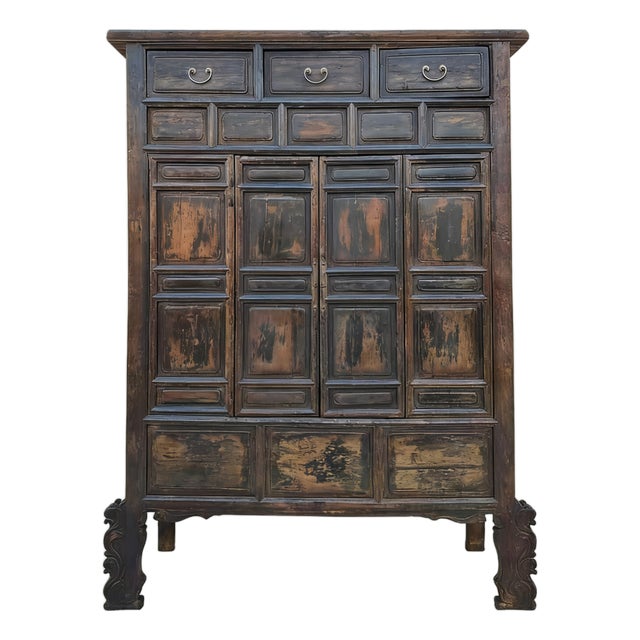 Imperial 16th Century Elm Display Cabinet For Sale