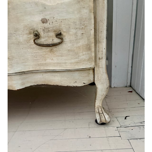 1940s 18th-Century Style French Provincial Commode With Serpentine Front and Claw Feet For Sale - Image 5 of 9