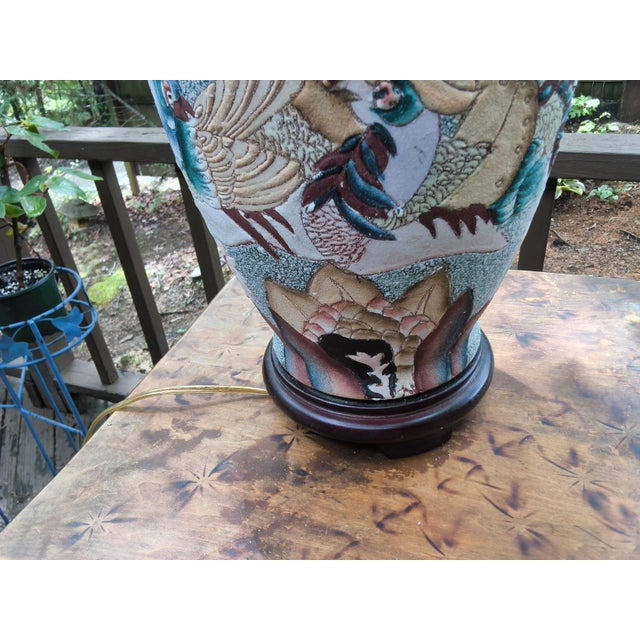 1970s Vintage Frederick Cooper Tobacco Leaf Table Lamp Featuring Hand-Painted Floral and Bird Motifs. For Sale - Image 5 of 18