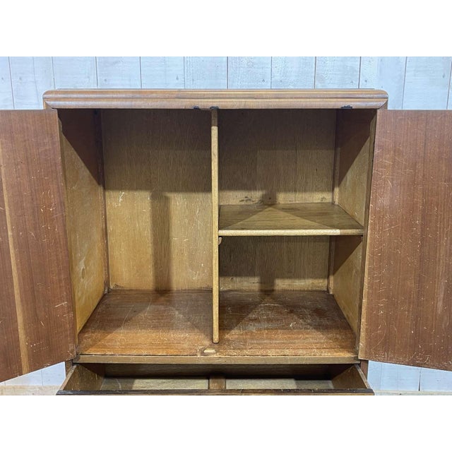 Brown Art Deco English Sideboard in Burr Walnut, 1950s For Sale - Image 8 of 18
