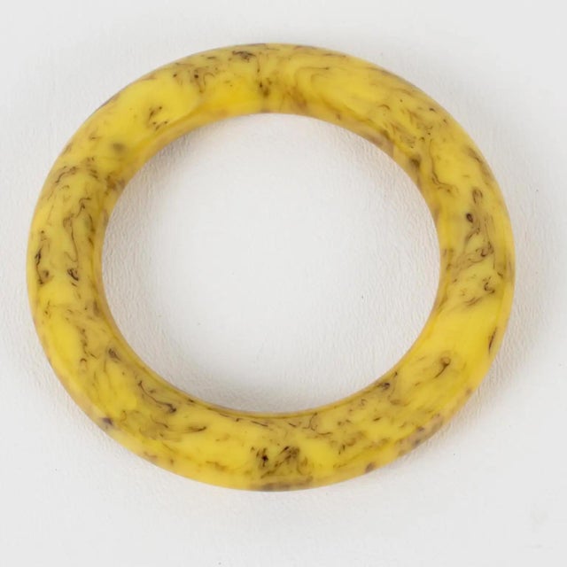 Bakelite Bracelet Bangle Vanilla and Chocolate Marble For Sale - Image 4 of 7