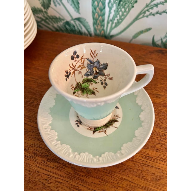 1930’s Wedgewood China Corinthian Hampton Court With Celadon Mint Green Rim - A Set of 60 Pieces For Sale - Image 10 of 18