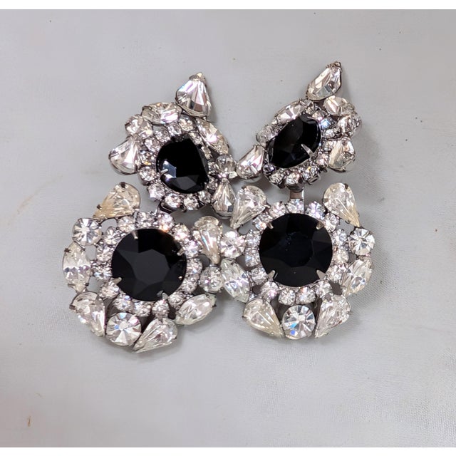 Vintage Signed Marie Ferre Rhodium Plated Faux-Onyx & Clear Rhinestone Chandelier Clip Earrings-2 Pieces For Sale - Image 4 of 8