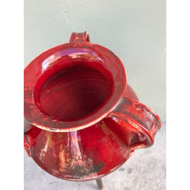 Vintage Oxblood Red Double-Handled Ceramic Urn / Vessel — Asian Chinoiserie Style For Sale - Image 4 of 9