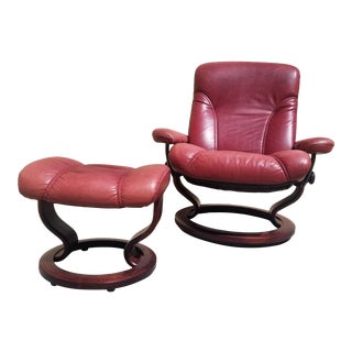 Vintage Ekornes Stressless Consul Classic Leather Recliner Lounger and Ottoman For Sale