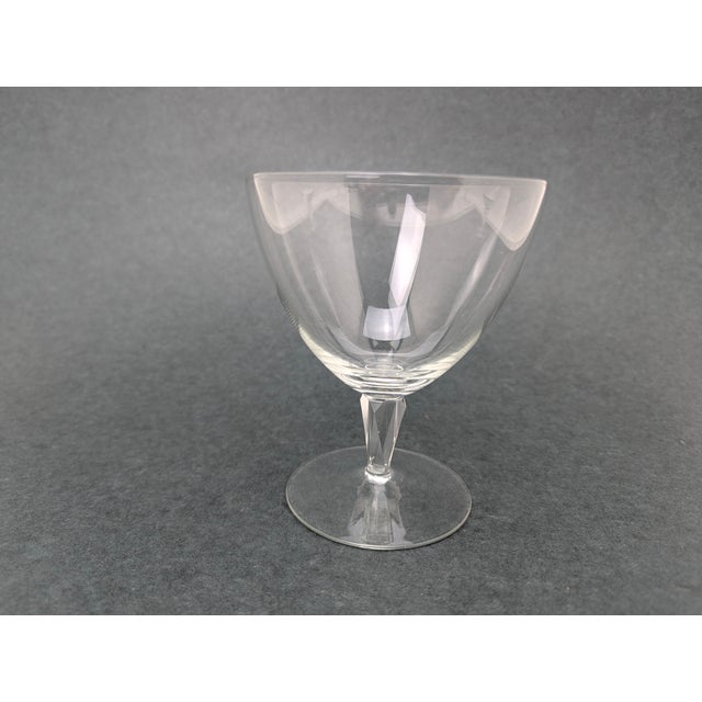 Large Glass Champagne Coupes by Wilhelm Wagenfeld for VLG Weißwasser, 1935, Set of 7 For Sale - Image 10 of 11