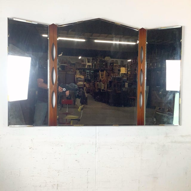 American of Martinsville MCM Sculptural Walnut Tri-Fold Mirror For Sale - Image 4 of 11