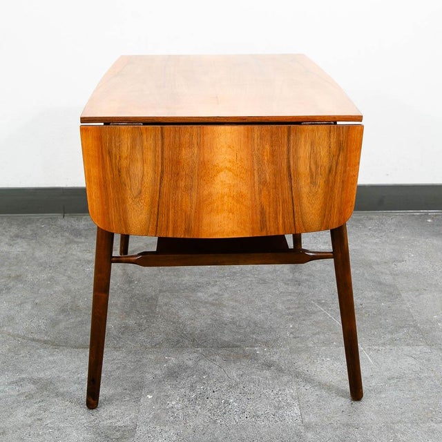 Mid Century Danish Modern Coffee Table Walnut Drop Leaf Shelf Vintage MCM For Sale - Image 4 of 11