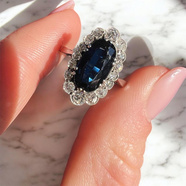 1920s Belle époque Ring, Platinum, Natural Sapphire 1,60 Ct and Diamonds, Size 6.5 For Sale - Image 4 of 5