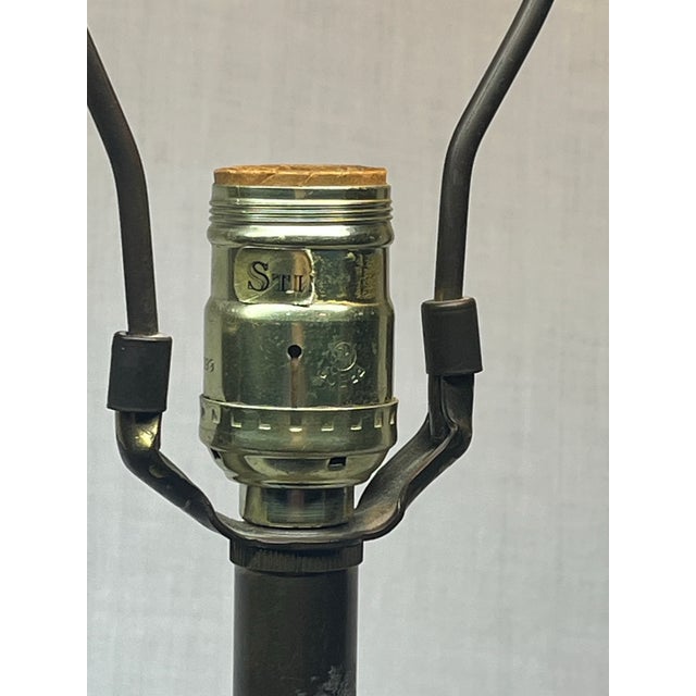 Vintage Stiffel Hollywood Regency Brass & Ivory Enamel Pineapple Table Lamp No For Sale In New York - Image 6 of 13