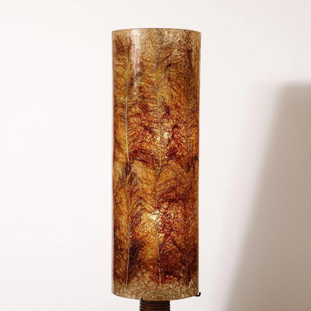 1960s Mid-Century Ceramic Table Lamp W/ Naturalist Resin Shade & Illuminated Cutout For Sale - Image 5 of 18