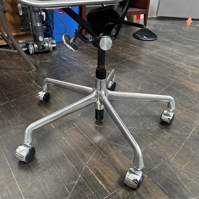 Charles + Ray Eames for Herman Miller Eames Aluminum Group Management Chair For Sale - Image 12 of 12