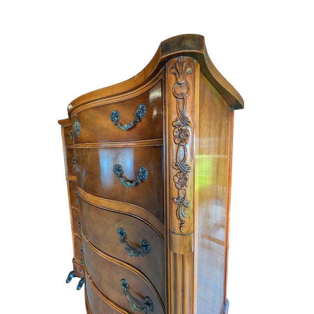 1980s Vintage Century Furniture Mahogany Serpentine Chest & Bedside Cabinet | French Provincial Influence, 2 Pieces For Sale - Image 5 of 18