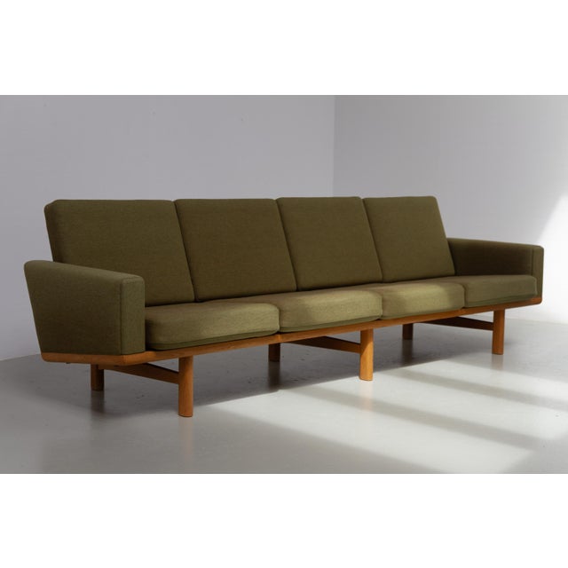 Danish Modern Oak Sofa GE-236/4 by Hans J. Wegner for Getama, 1960s. For Sale - Image 12 of 18