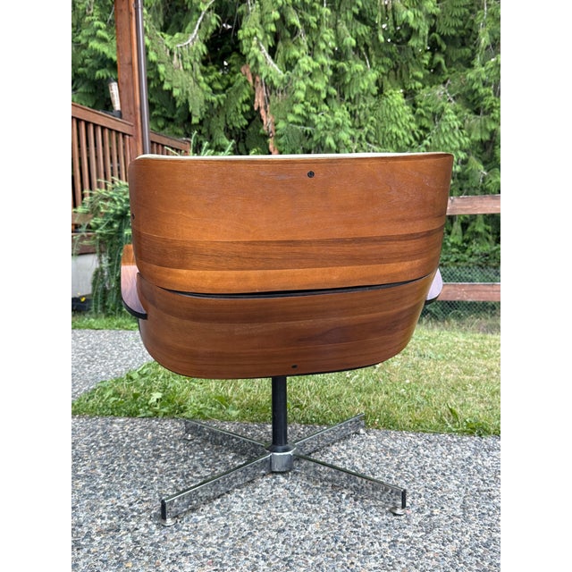 Mid-Century Modern Vintage Mid Century Modern Segmented Chair Attributed to George Mulhauser for Plycraft For Sale - Image 3 of 8