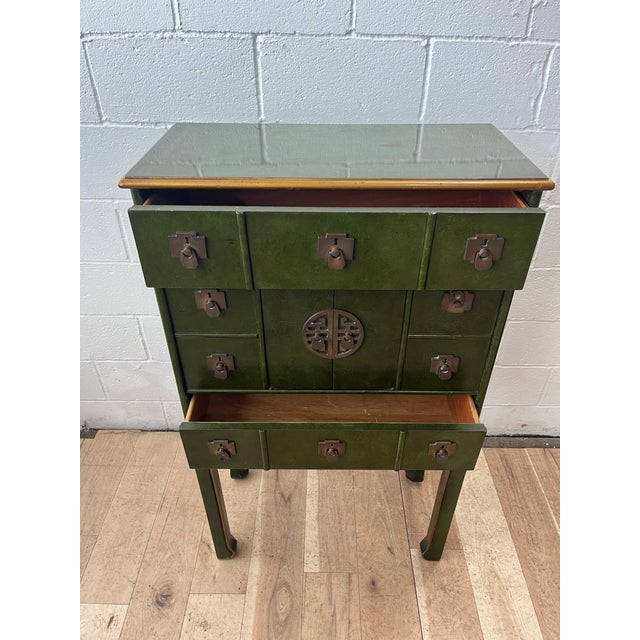 1960s Mid-Century Chinese Ming Style Lingerie / Storage / Jewelry Cabinet For Sale - Image 5 of 12