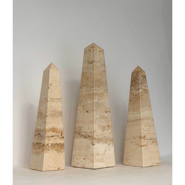 Alabaster 1970s F.lli Fratelli Mannelli Italian Rapolano Travertine Obelisks - A Set of 3 For Sale - Image 8 of 12