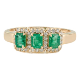14k Yellow Gold Modern Classic Emerald Diamond Three Stone Ring Size 9 For Sale