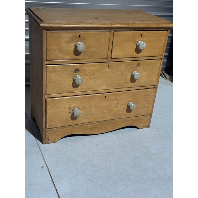 1900 - 1909 Antique Pine Two Over Two Drawers - Chest of Drawers From England For Sale - Image 5 of 18