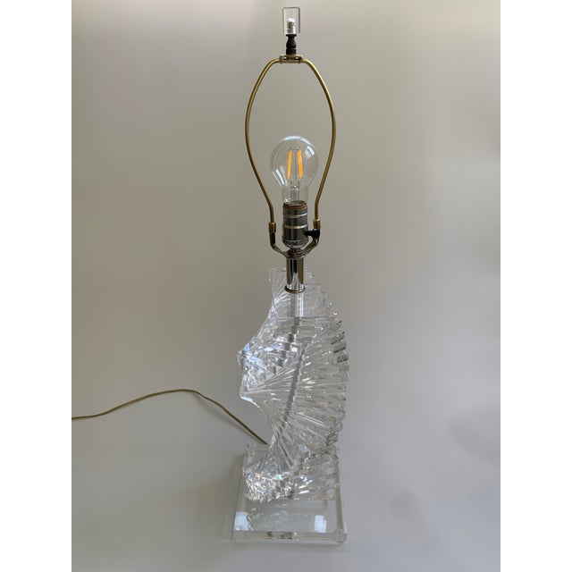 Vintage 1970s Stacked Lucite Helix Twist Spiral Table Lamp For Sale - Image 12 of 12