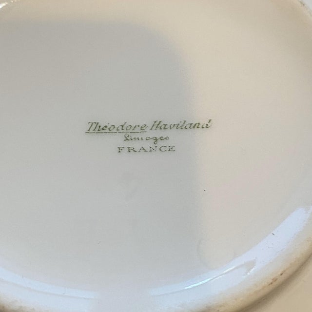 Add timeless elegance to your collection with this exquisite vintage Theodore Haviland Limoges Creamer and Sugar bowl set...