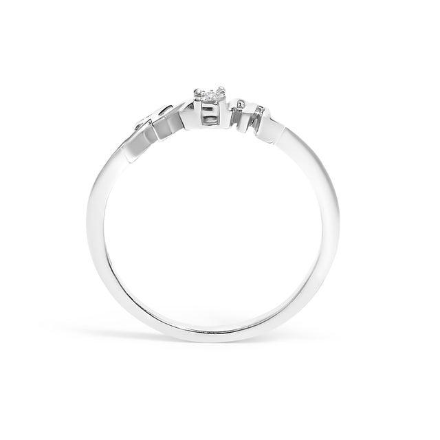 Early 21st Century .925 Sterling Silver Diamond Accent "MOM" Ring (J-K Color, I2-I3 Clarity) - Ring Size 7 For Sale - Image 5 of 7