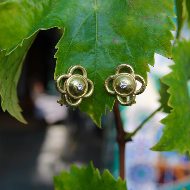 Gold Vintage Elizabeth Locke Quatrefoil 18k Gold and Diamond Earrings, A Pair For Sale - Image 8 of 9
