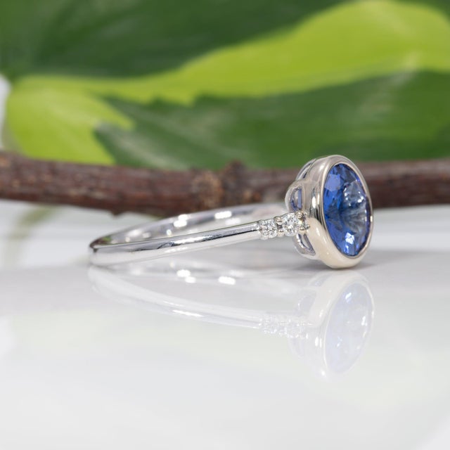 Metal 1.7Ct Tanzanite Ring With Earth-Mined Diamond Accents: Solid 14k Gold, Round 8mm, Size 6.75 For Sale - Image 7 of 9