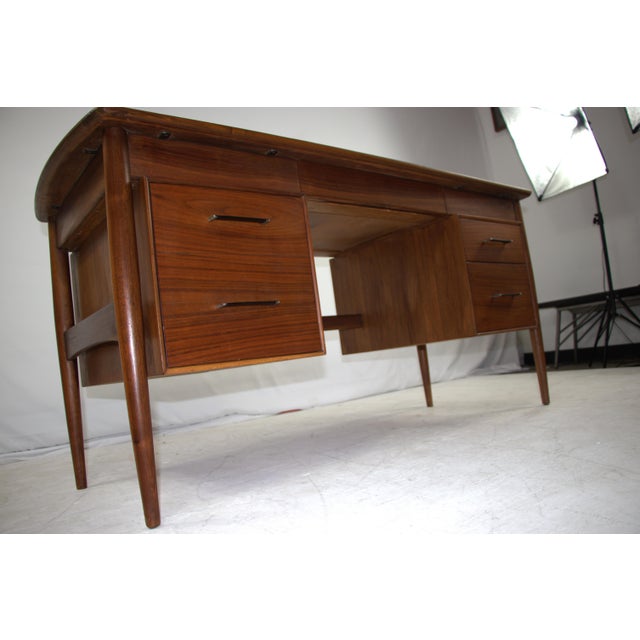 1960's Mid Century Modern Desk For Sale - Image 10 of 11