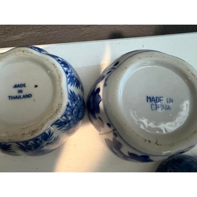 Chinoiserie Pumpkin Blue & White Export Boxes, Pair For Sale - Image 3 of 3