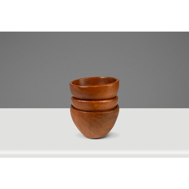 1970s Set of Four ( 4 ) Mid-Century Organic Modern Wood-Turned Salad / Serving Bowls in Solid Burmese Teak, C. 1970's For Sale - Image 5 of 17