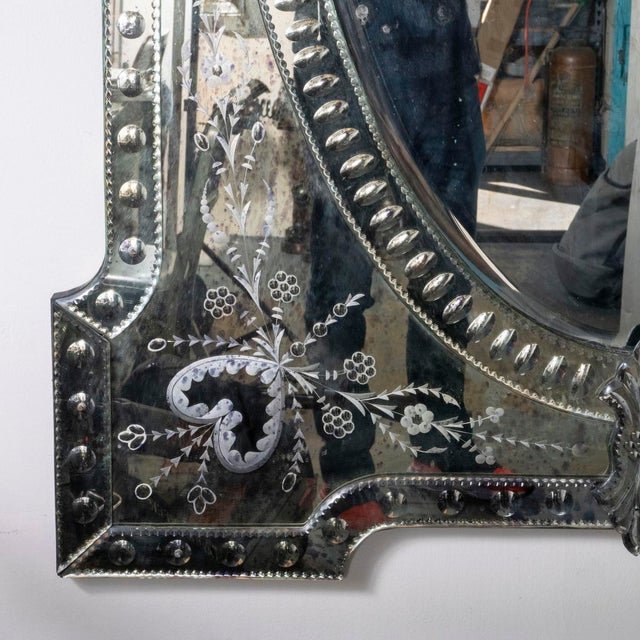 Etched and scalloped glass Venetian mirror For Sale - Image 12 of 13