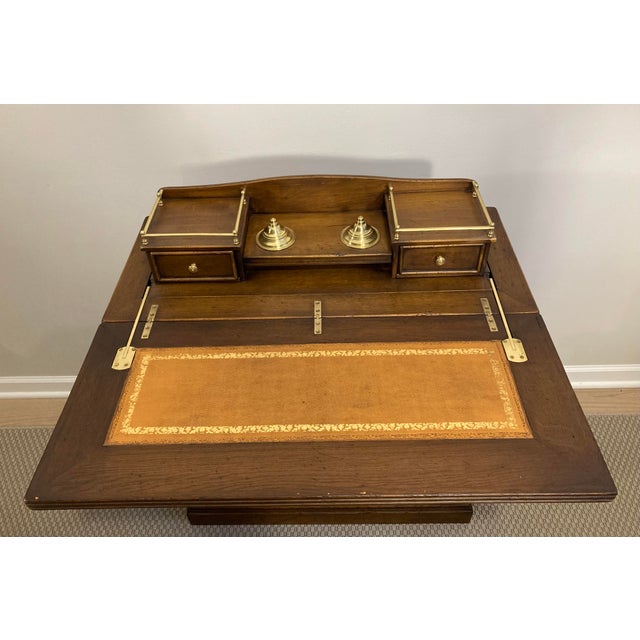 Marshall Fields 1960s Spanish Chippendale Flip-Top Bachelor's Chest for Marshall Field's For Sale - Image 4 of 10