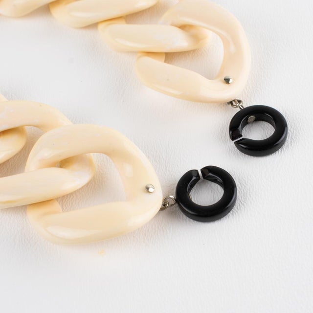 Angela Caputi Italy Choker Necklace Massive Cream-White Resin Chain For Sale - Image 10 of 10