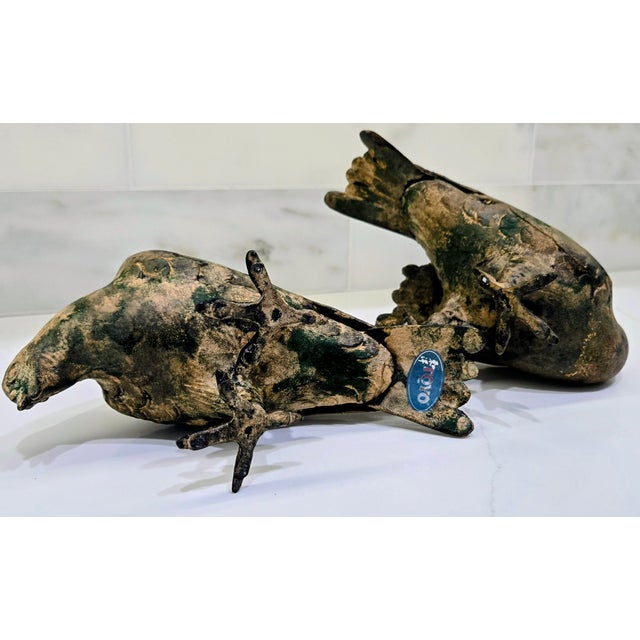 Vintage Toyo Japan Cast Bird Sculptures – Verdigris Pigeon Dove Pair, Heavy Decorative Figurines For Sale - Image 9 of 10