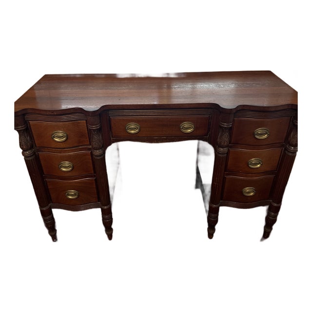 Early 20th Century Finch Fine Furniture Company Hepplewhite Neo-Classical English/Colonial Revival Solid Mahogany Desk For Sale