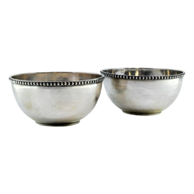 Washbasins in Plain Silver with Pearly Edges, Set of 2 For Sale