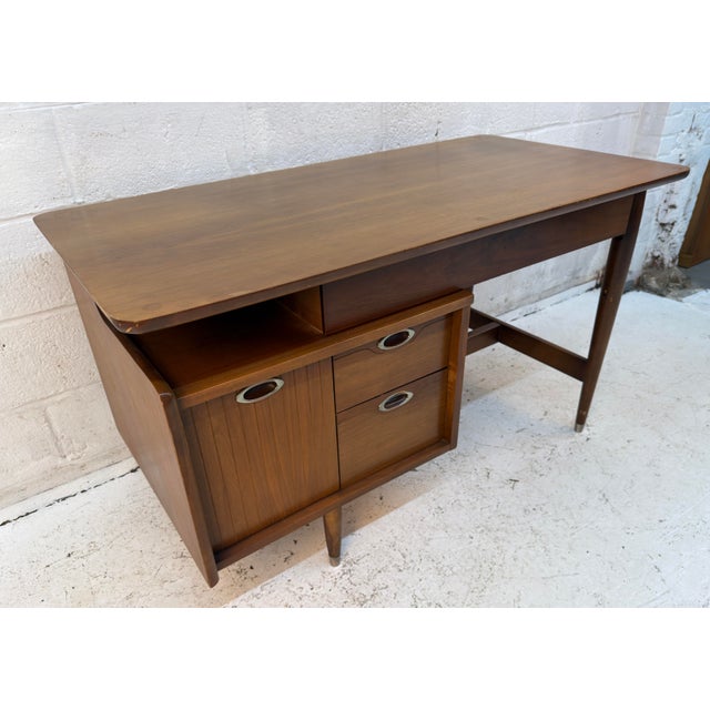 Hooker Furniture Vintage Walnut Desk Attributed to Mainline for Hooker Furniture For Sale - Image 4 of 16