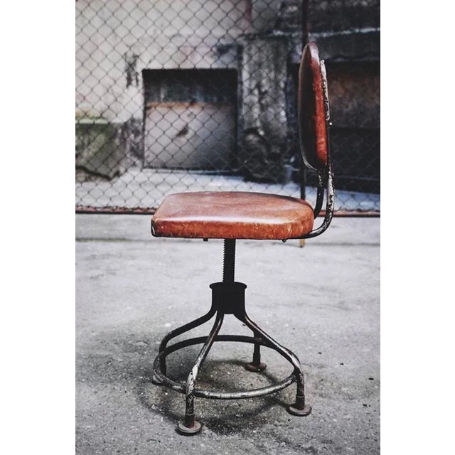 Metal American Industrial Leather Swivel Chair, 1930s For Sale - Image 7 of 9