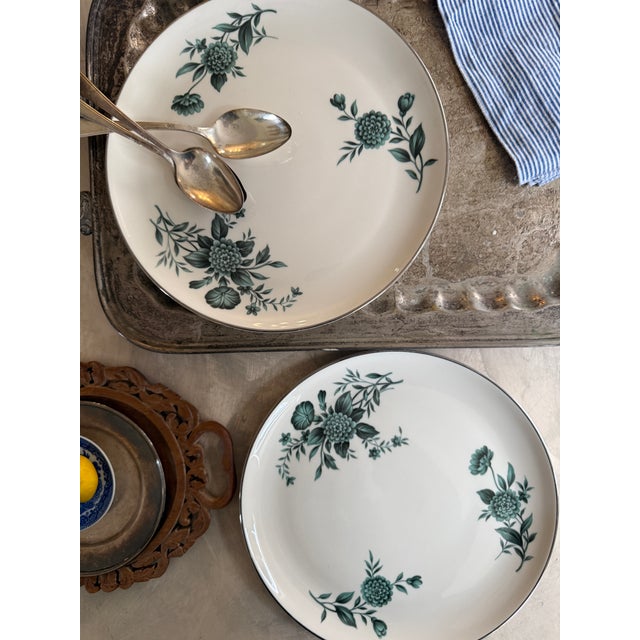 Ceramic 1960s Pickard Ravenswood 10.25 Inch Dinner Plates Green Floral - Set of Four (4) For Sale - Image 7 of 11